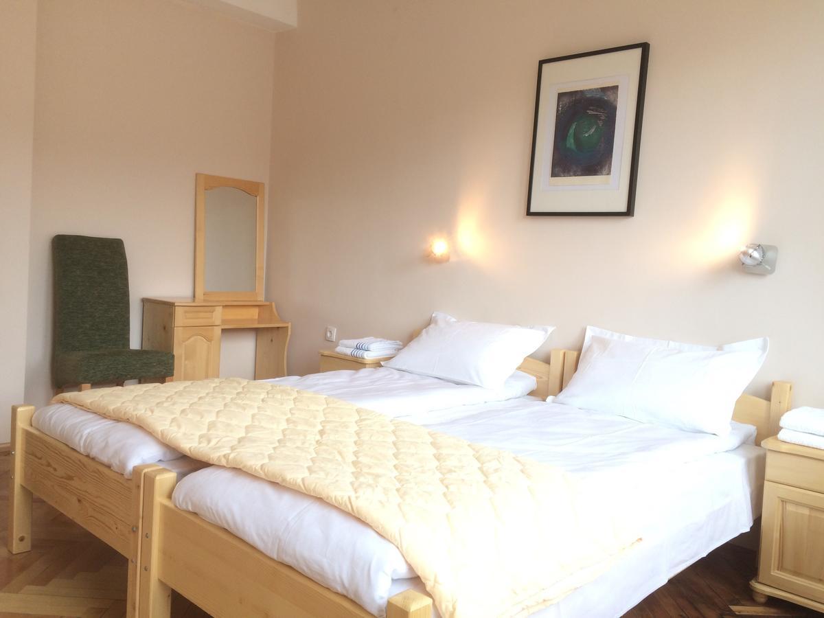Hotel Hinovi Hvoyna Εξωτερικό φωτογραφία